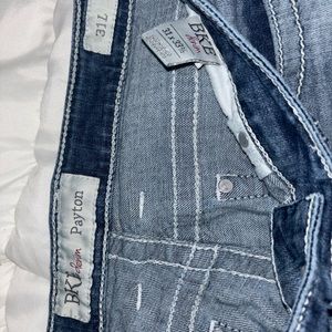 Blk Payton denim - Buckle Jeans size 31L. Like new